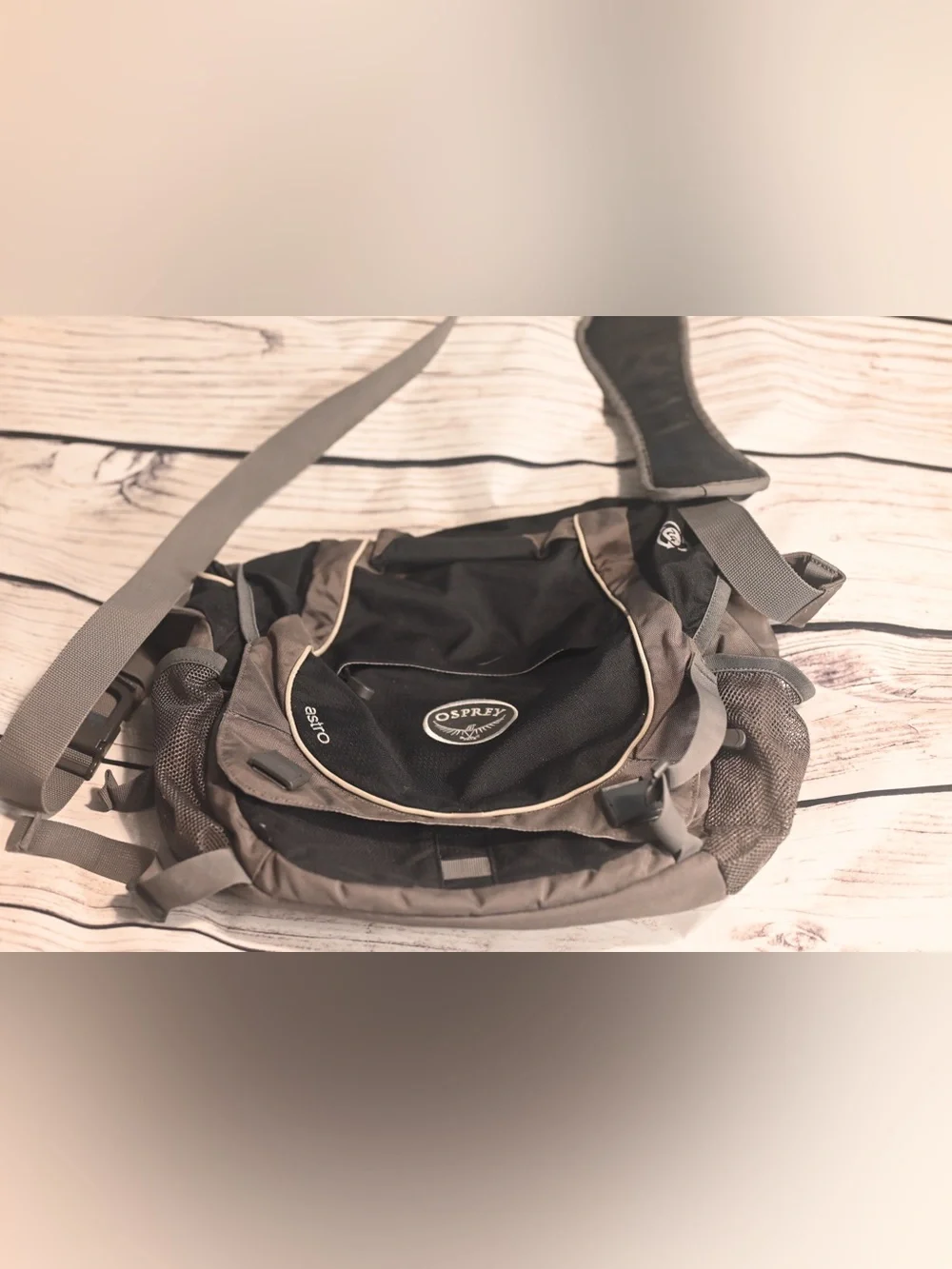 OSPREY Black and Grey Messenger Sling Bag